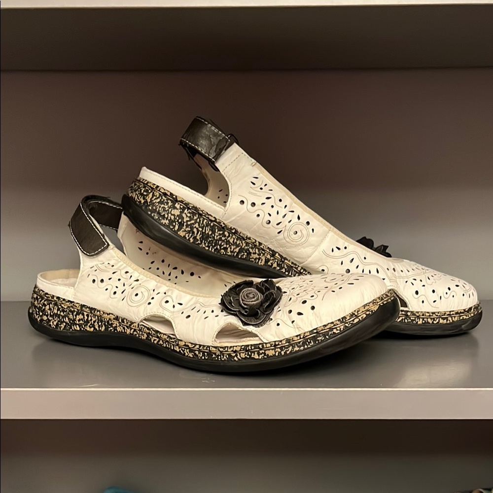 Decorative White Women's Shoes